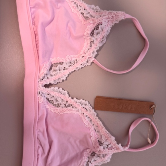 SKIMS FITS EVERYBODY LACE TRIANGLE BRALETTE BRA CHERRY BLOSSOM MULTI SIZE M - Picture 4 of 6
